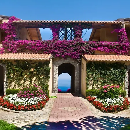 Resort Villaggio L'olivara 3*